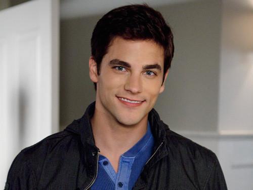 Noel Kahn : personnage de la série  Pretty Little Liars