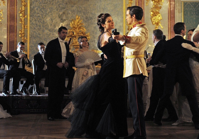 Anna Karnina et le Comte Vrnskij dansent