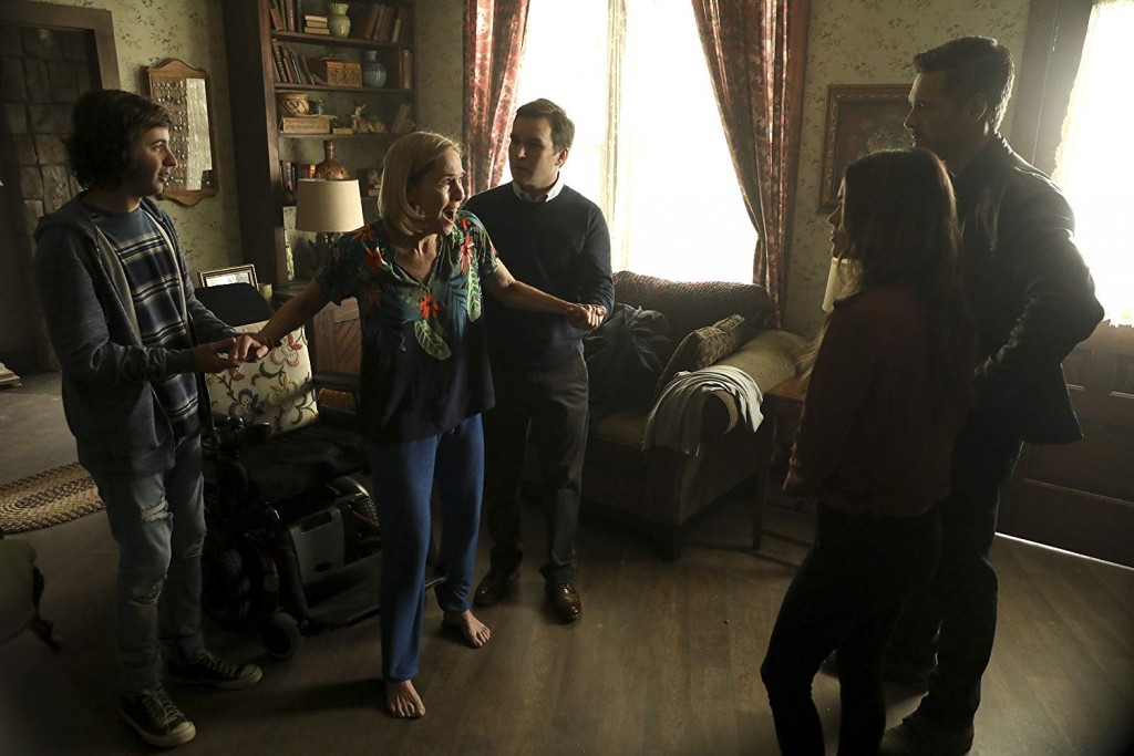 Cooper Winston (Nicholas Coombe), sa mre (Jillian Fargey), son frre (Geoff Gustafson), Sam Swift (Rachel Bilson) & Eddie Valetik (Eddie Cibrian)