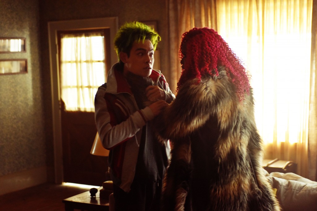 Gar Logan alias Beast Boy (Ryan Potter) & Koriand'r (Anna Diop)