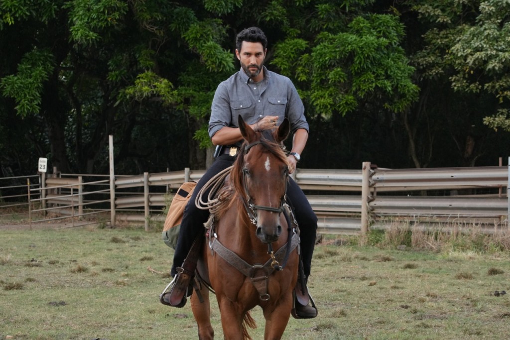 Jesse Boone (Noah Mills) monte  cheval