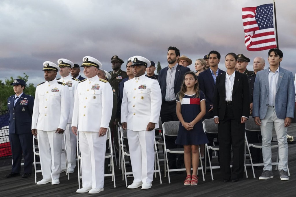 L'hommage est rendue pendant la commmoration du 80me anniversaire de l'attaque de Pearl Harbor