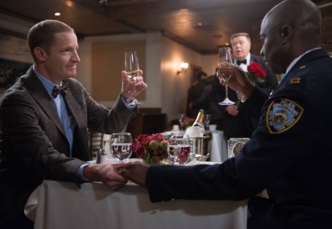 Kevin Cozner (Marc Evan Jackson) & Ray Holt (Andre Braugher)