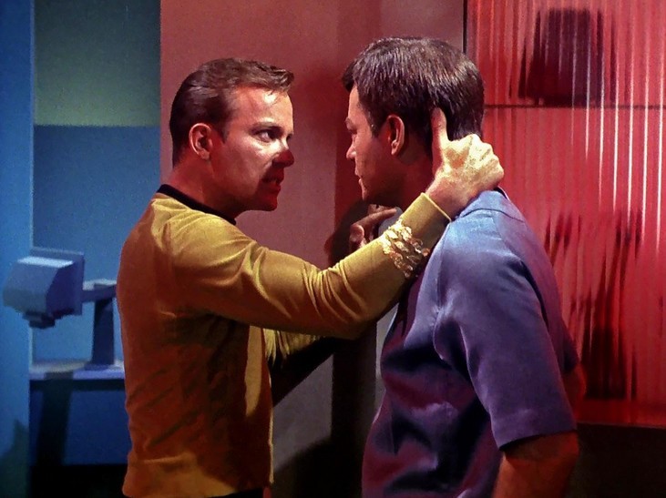 Le Dr McCoy est confront  une version violente de son capitaine