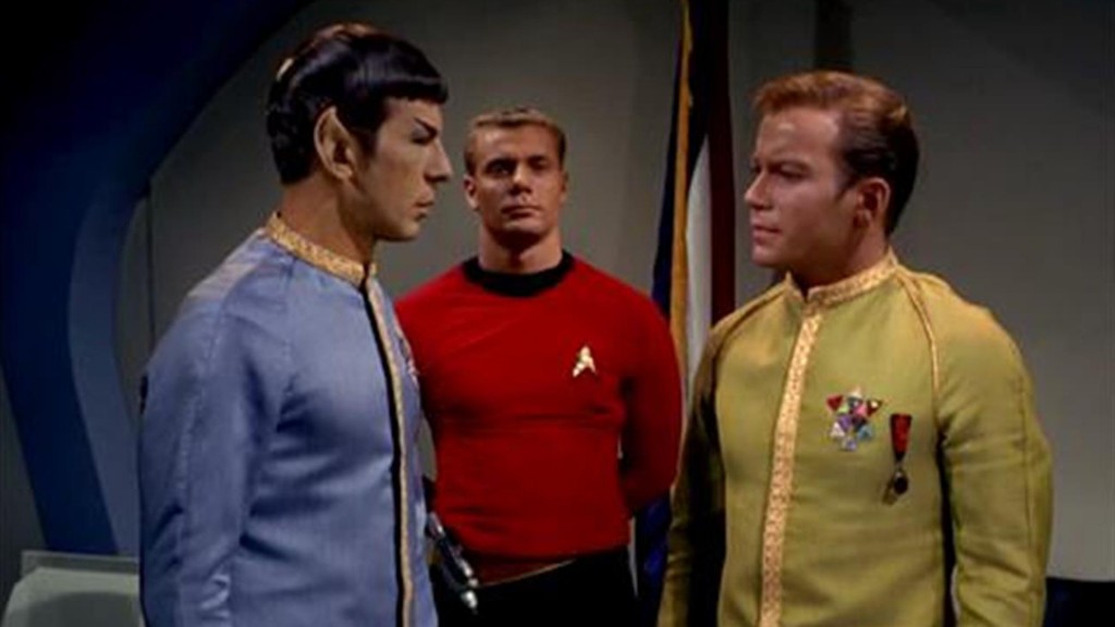 Tension entre le capitaine Kirk et Spock