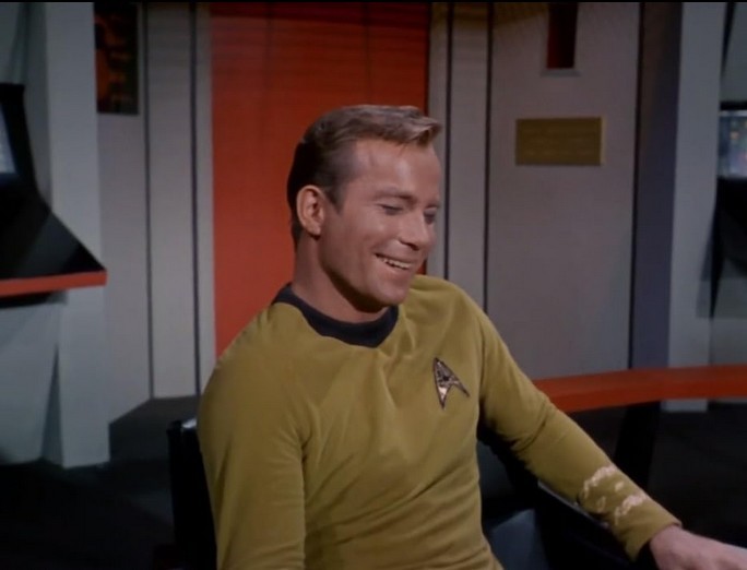 Le capitaine Kirk ne croit pas au rcit du Dr McCoy