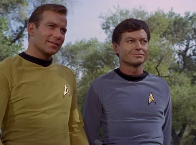Le capitaine Kirk et Lonard McCoy