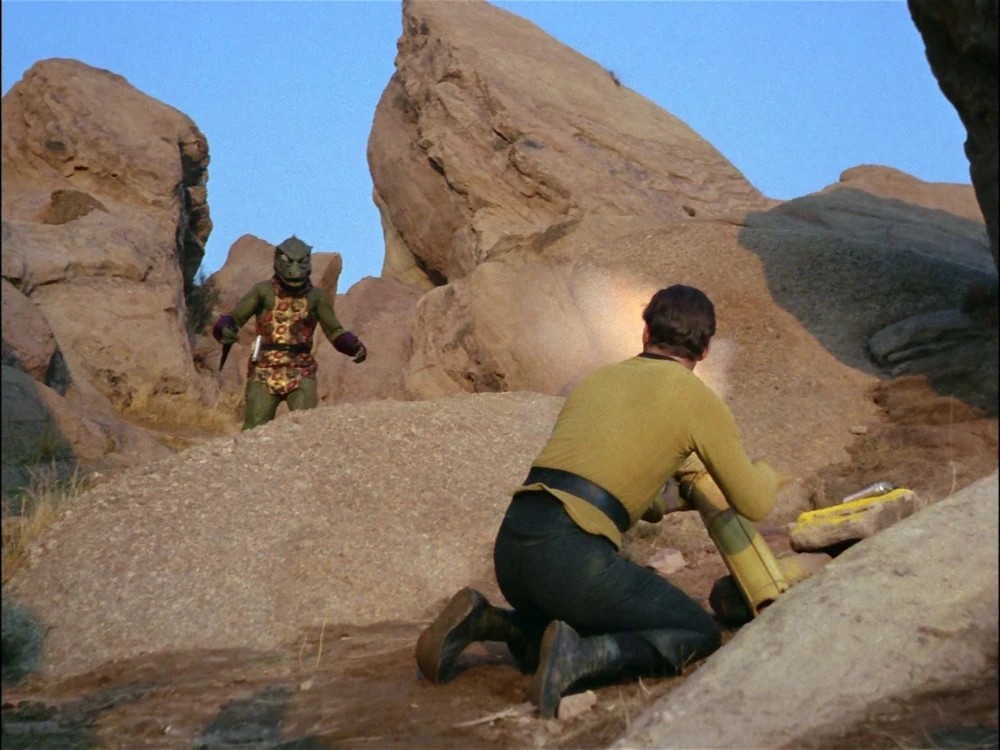 Le capitaine Kirk combat le Gorn
