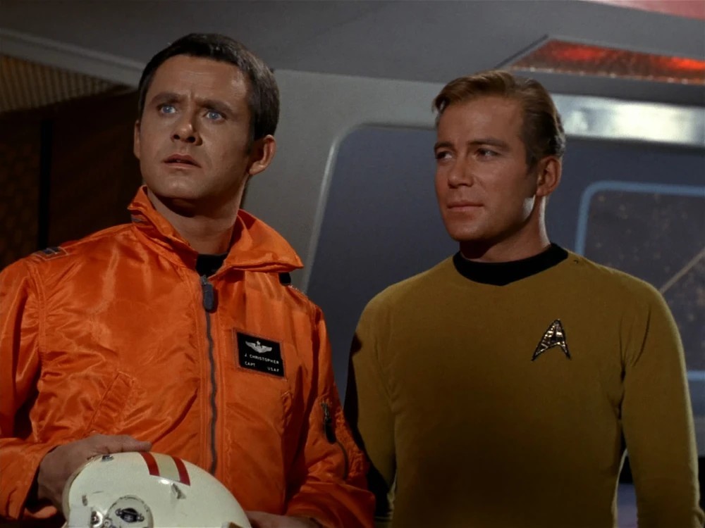 Le capitaine Kirk et le capitaine Christopher