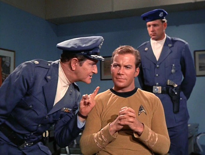 Le capitaine Kirk est interrog